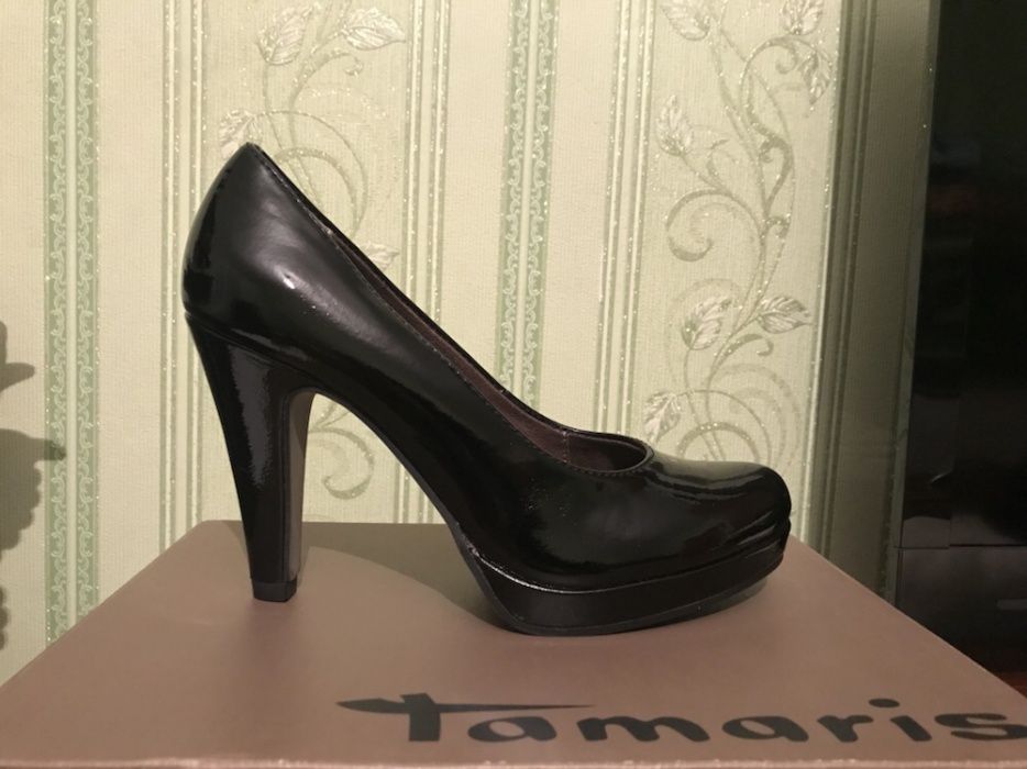 Туфли осенние Tamaris черные, лаковые