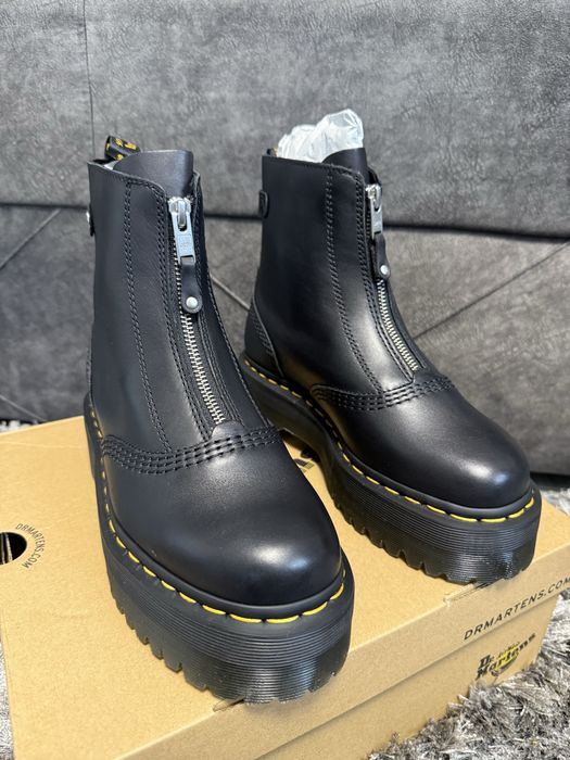 Ghete Dr. Martens noi