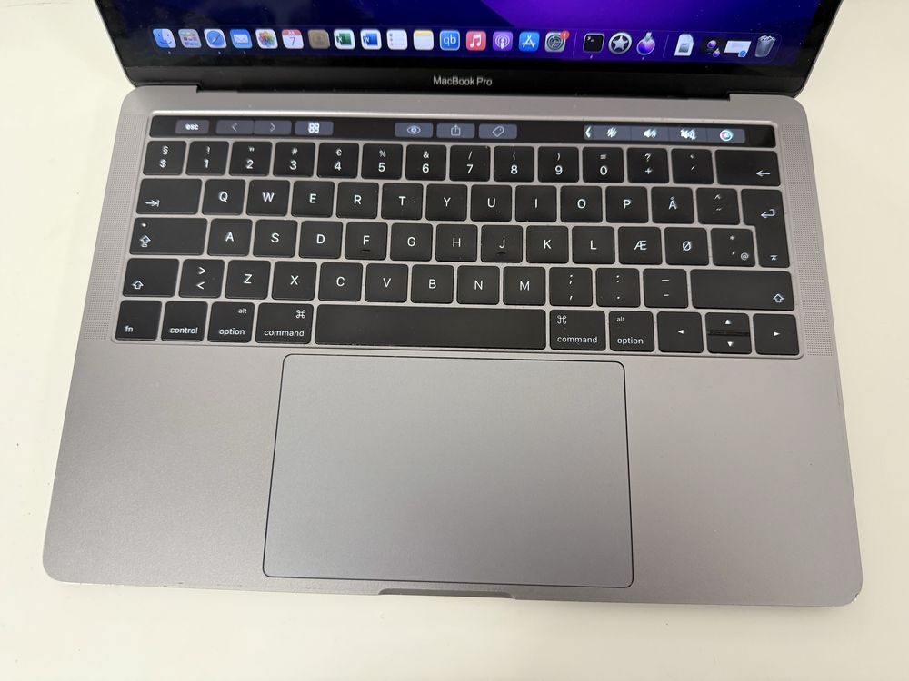 Macbook Pro Touchbar - i5 2.9ghz / 8gb Ram / 4 porturi USB-C