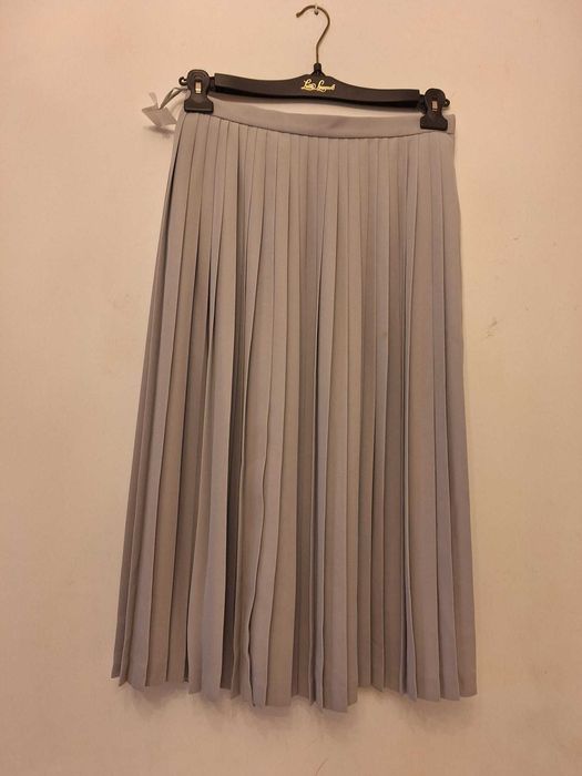 Fusta plisata gri perla