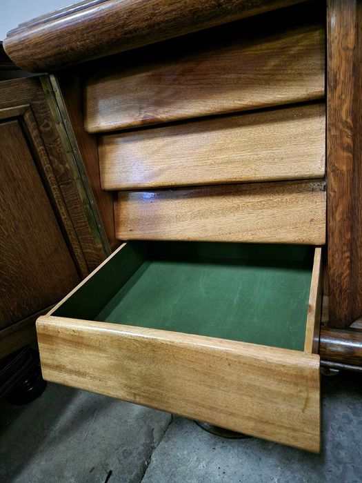 Уникално красив контрабюфет дресоар