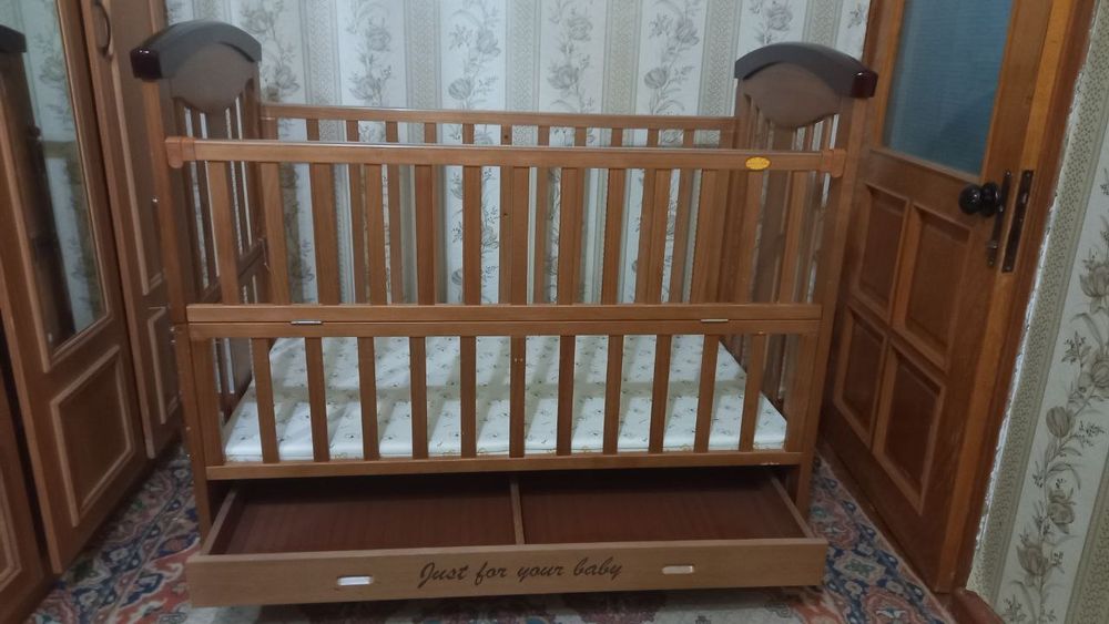 Детская кроватка