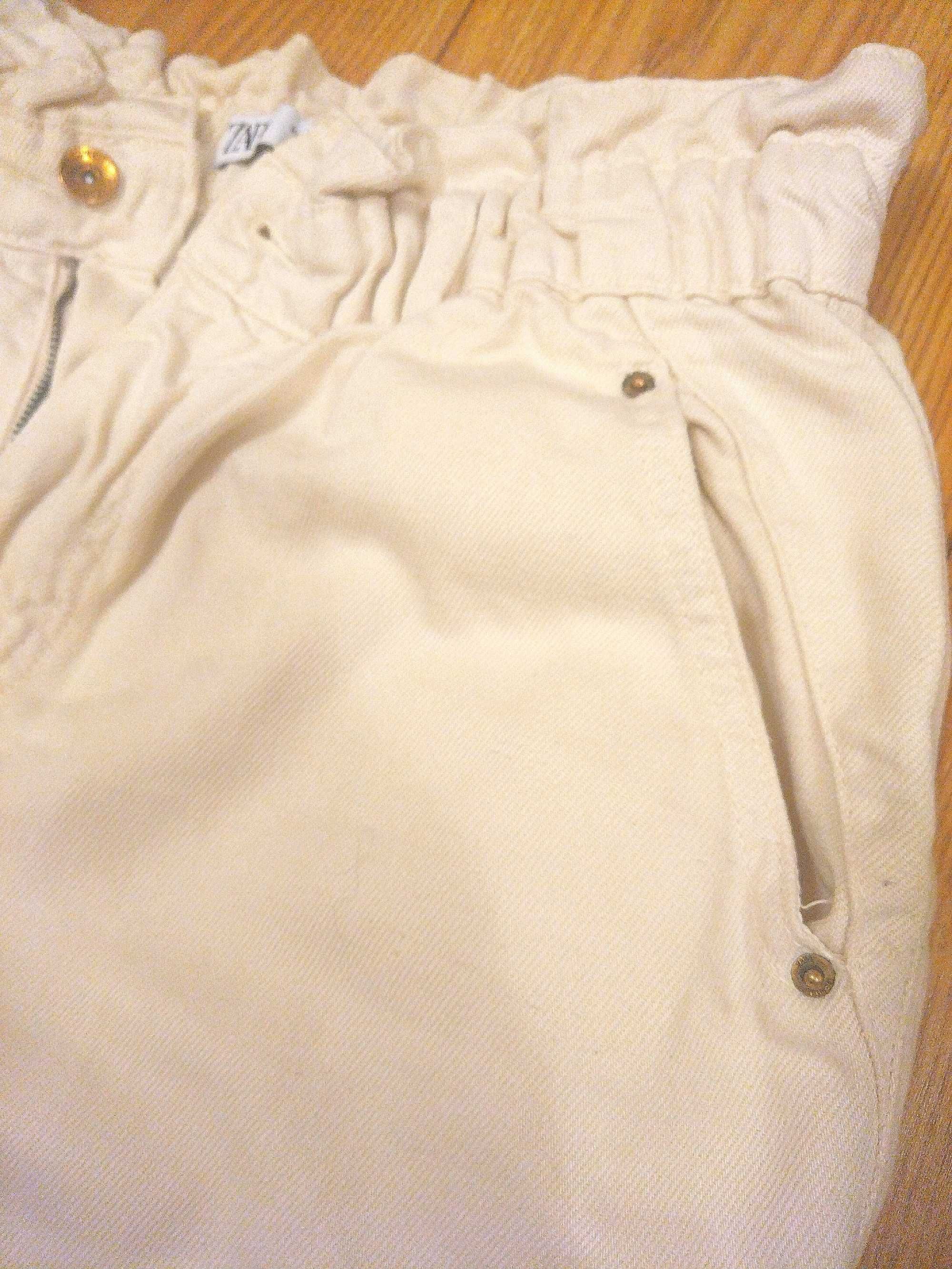 Blugi Zara culoarea crem, marimea 40
