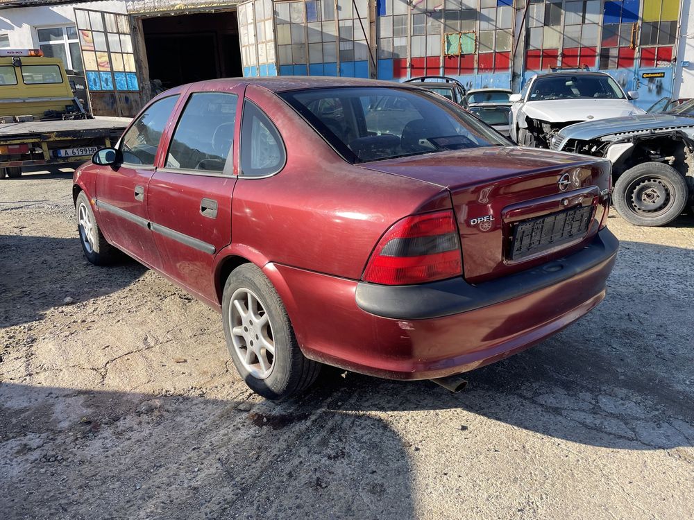 Opel Vectra 1.8 115hp 1997 На Части