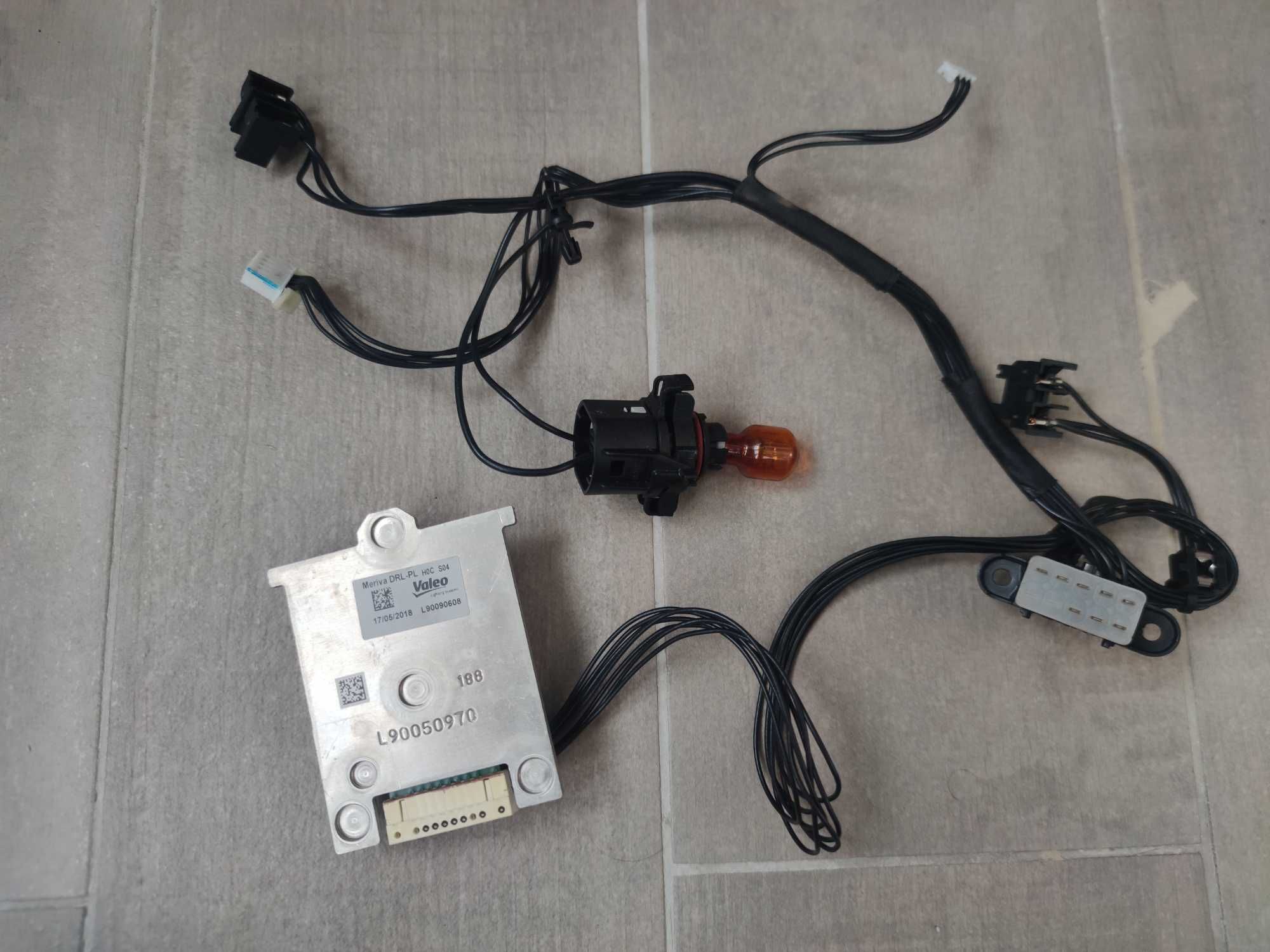 Piese far OPEL Crossland X: Headlight motor, Calculator, L90090608