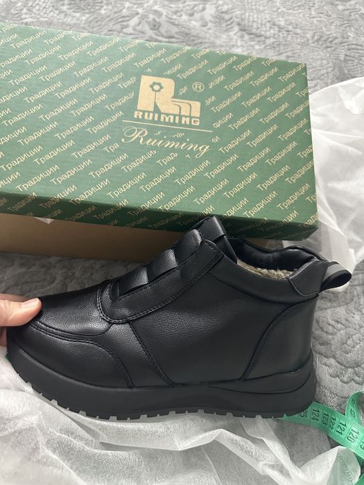 Детская обувь.Новая ,нам размер не подошел