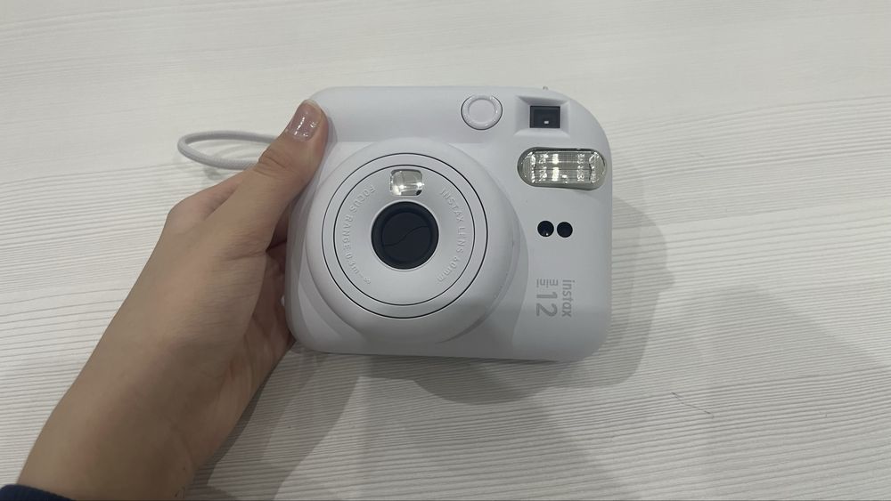 Моментальный фотоаппарат Instax 12 mini