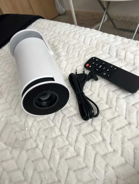 Mini Proiector Video Smart – Cinema la tine acasă