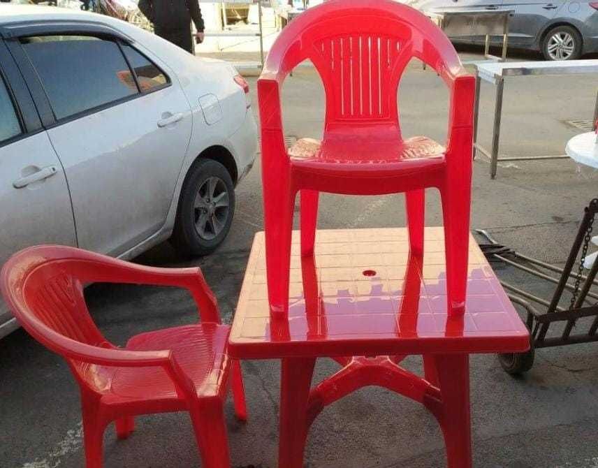 Стул пластиковый