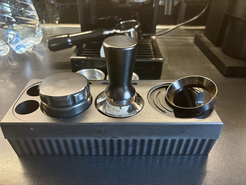 DELONGHI ECP 31.21 ml, 15.00 bar, ЧЕРНА