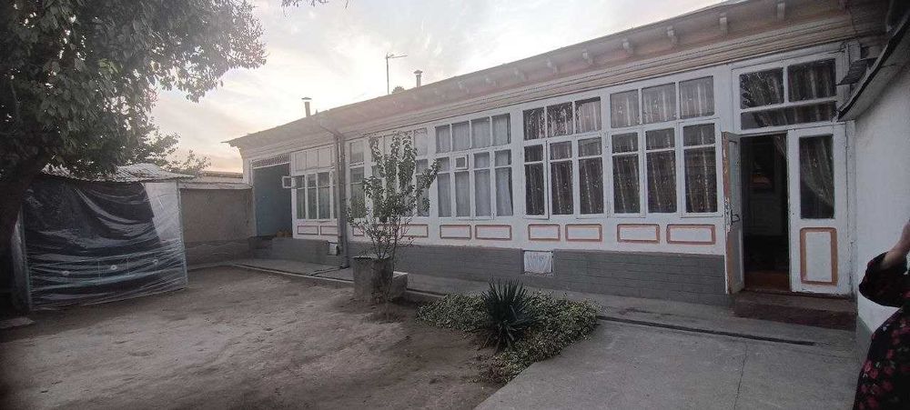 Hovli sotiladi 4.2 sotix