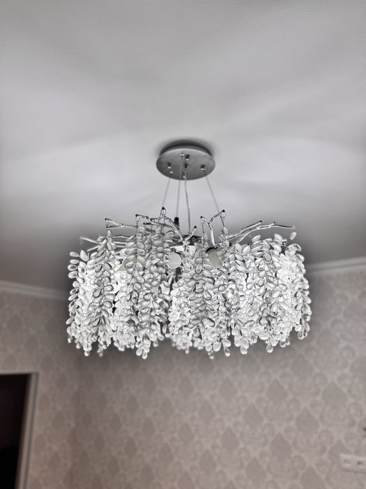 Люстра красивая 60 см, состояние очень хорошее