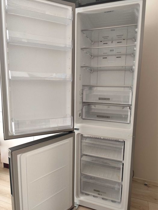 Хладилник за ремонт или части.