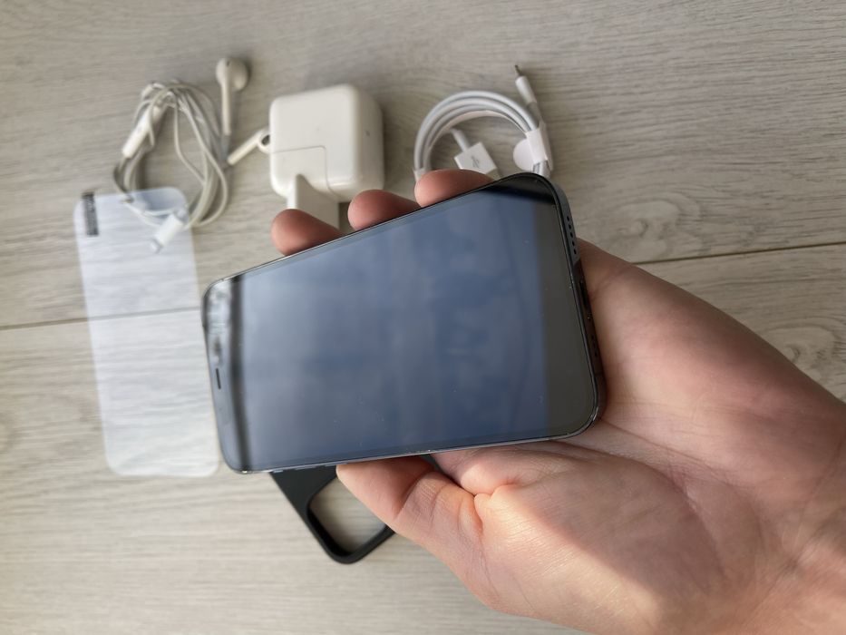 • Iphone 12 Pro • BATERIE 100% •