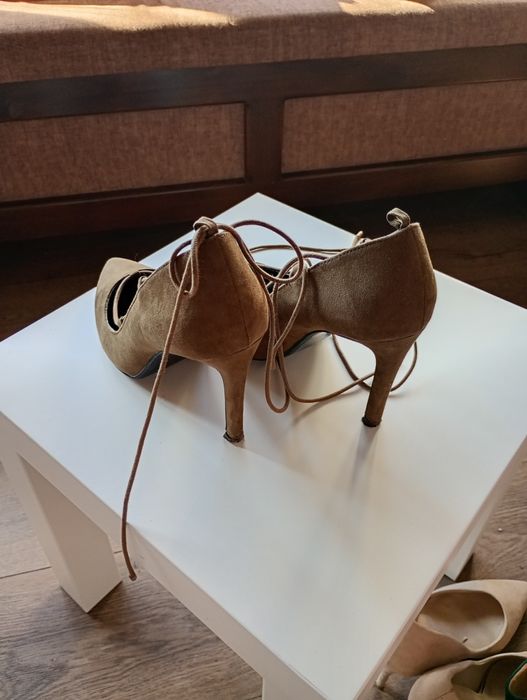 Дамски токчета 37 НОМЕР САМО ЗА 30 ЛВ