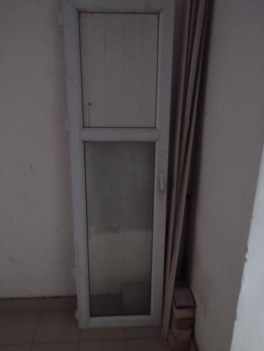 Дверь  пластиковая