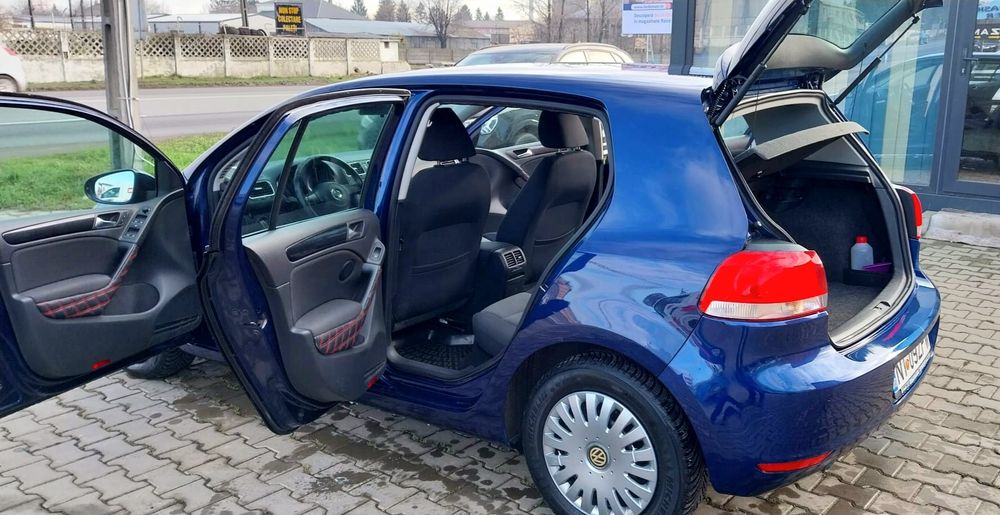 VW GOLF 6 1.6Tdi 105 cp hatchback