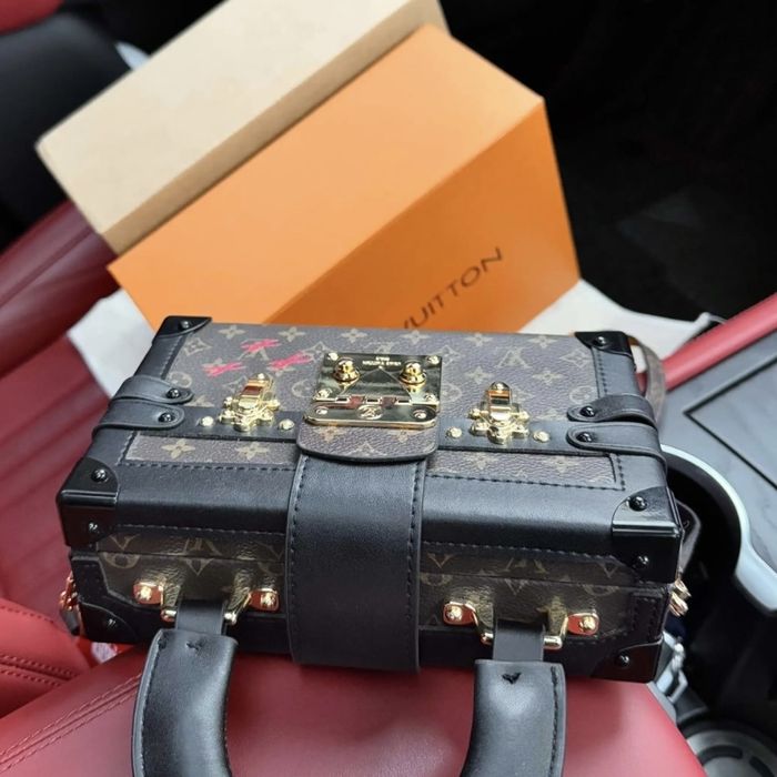 Чанта loius vuitton