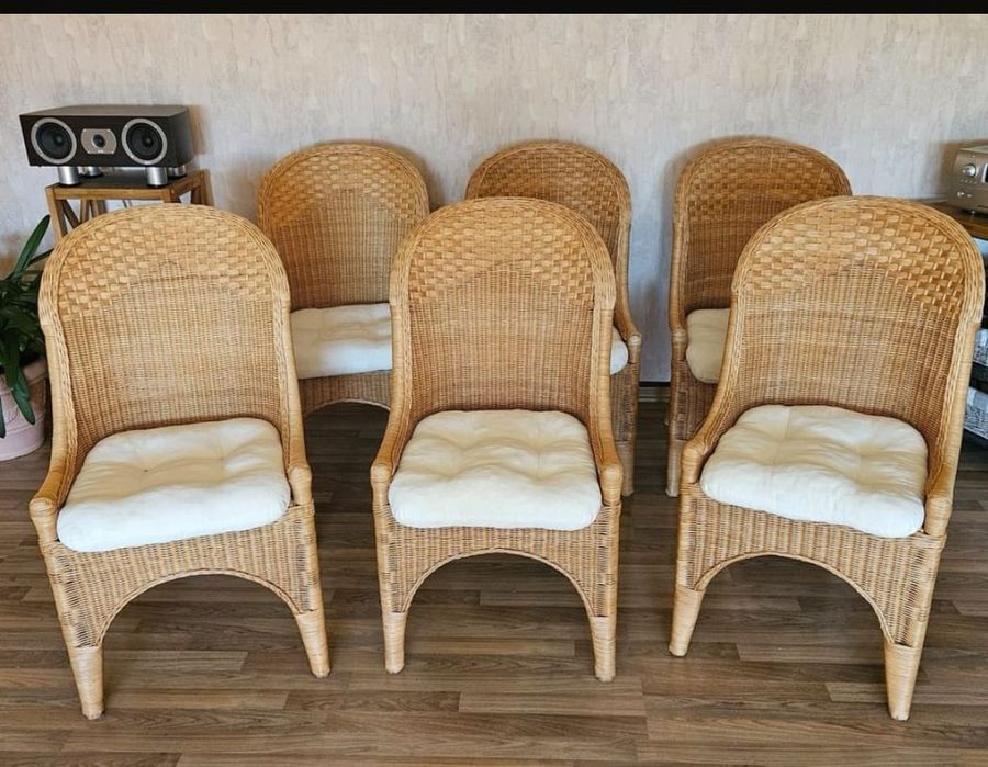 Scaune din ratan cu măsuță