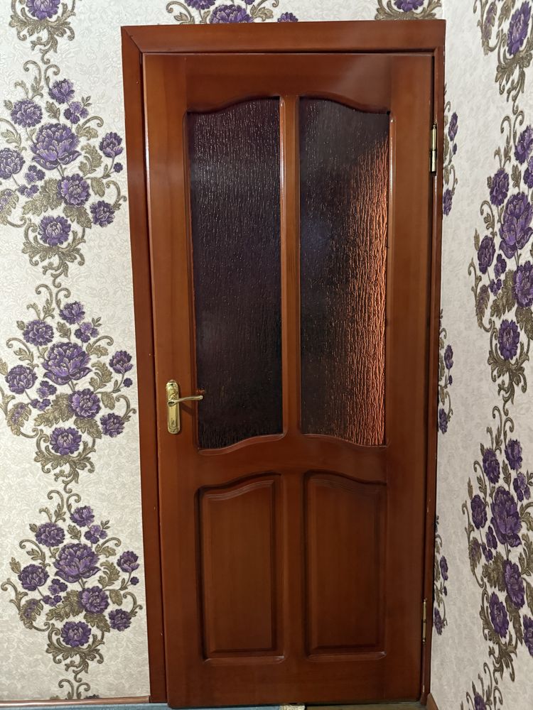 двери из натурального  дерева