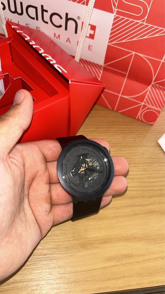 Swatch C-black Номер на модела: SBO3B100