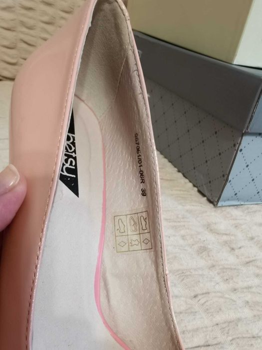 Pantofi roz lac gen stileto