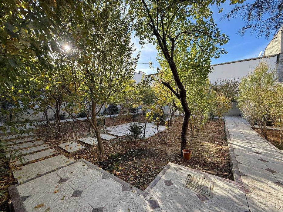 Продаётся дом в центре города 10 соток со всеми удобствами ТОРОПИТЕСЬ