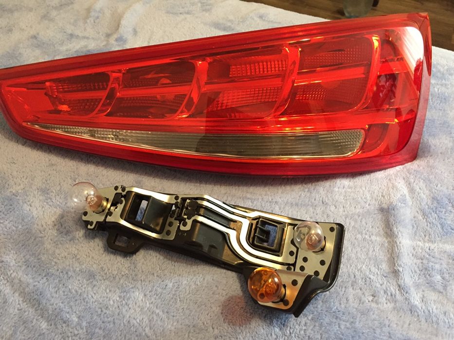 Stop stanga-dreapta Audi Q3 8U0945093 8U0 945 093