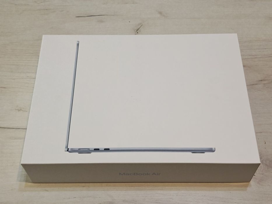 Чисто нов Macbook Air M4 256 GB гаранция