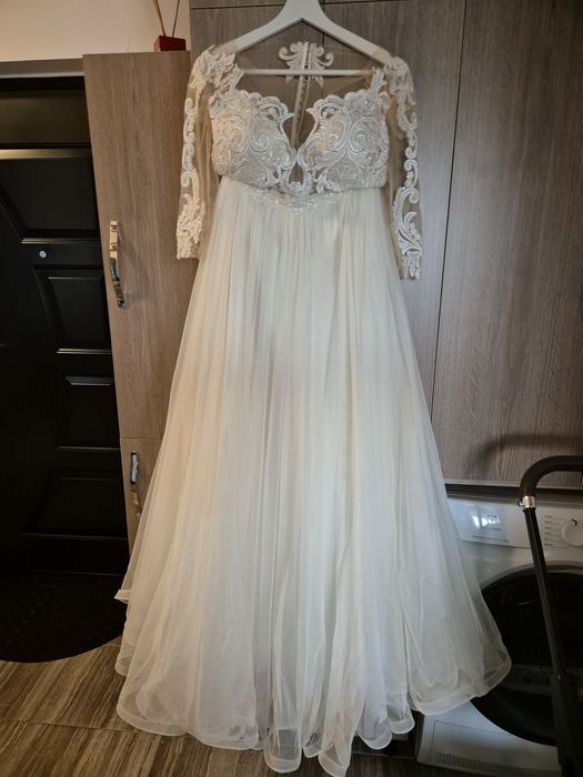 Vând rochie de mireasă