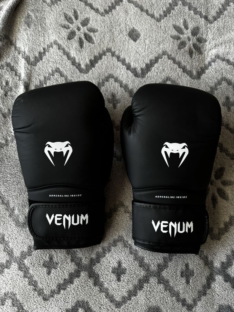 VENUM боксови ръкавици 16oz