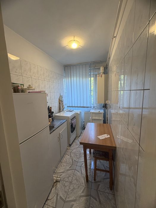 Inchiriez apartament 3 camere