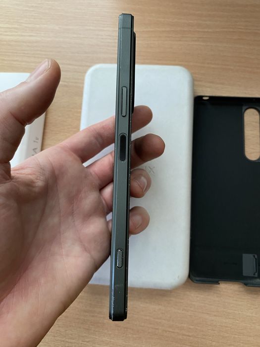 Sony Xperia 1 V и слушалки WH-1000XM5