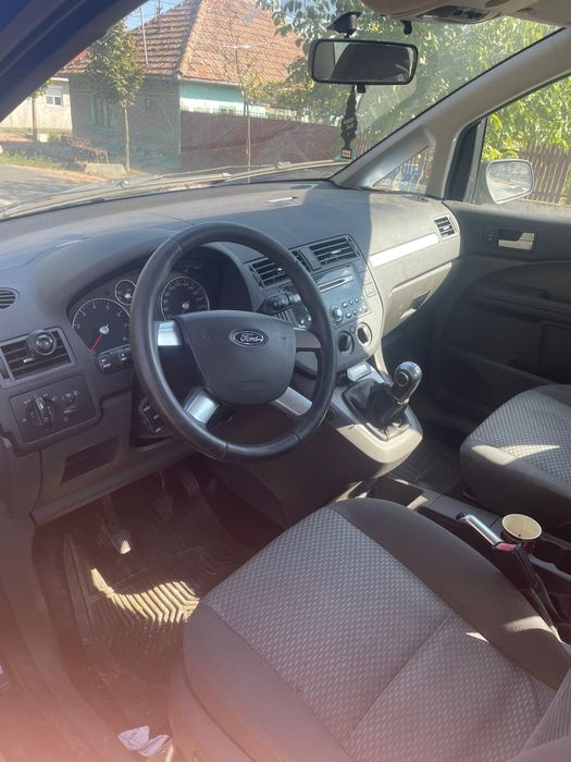 Vând Ford C-Max