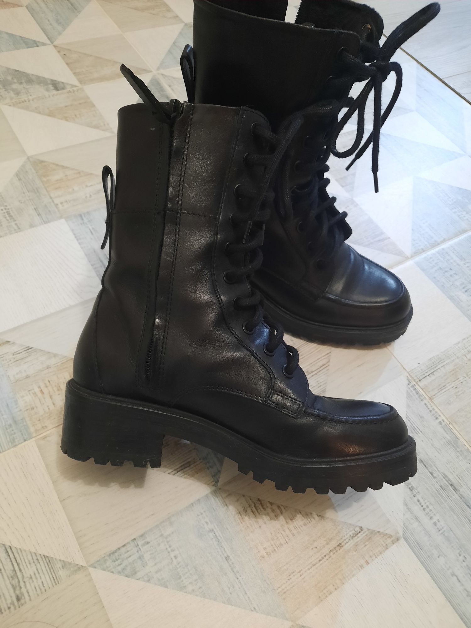 Продам ботинки massimo dutti