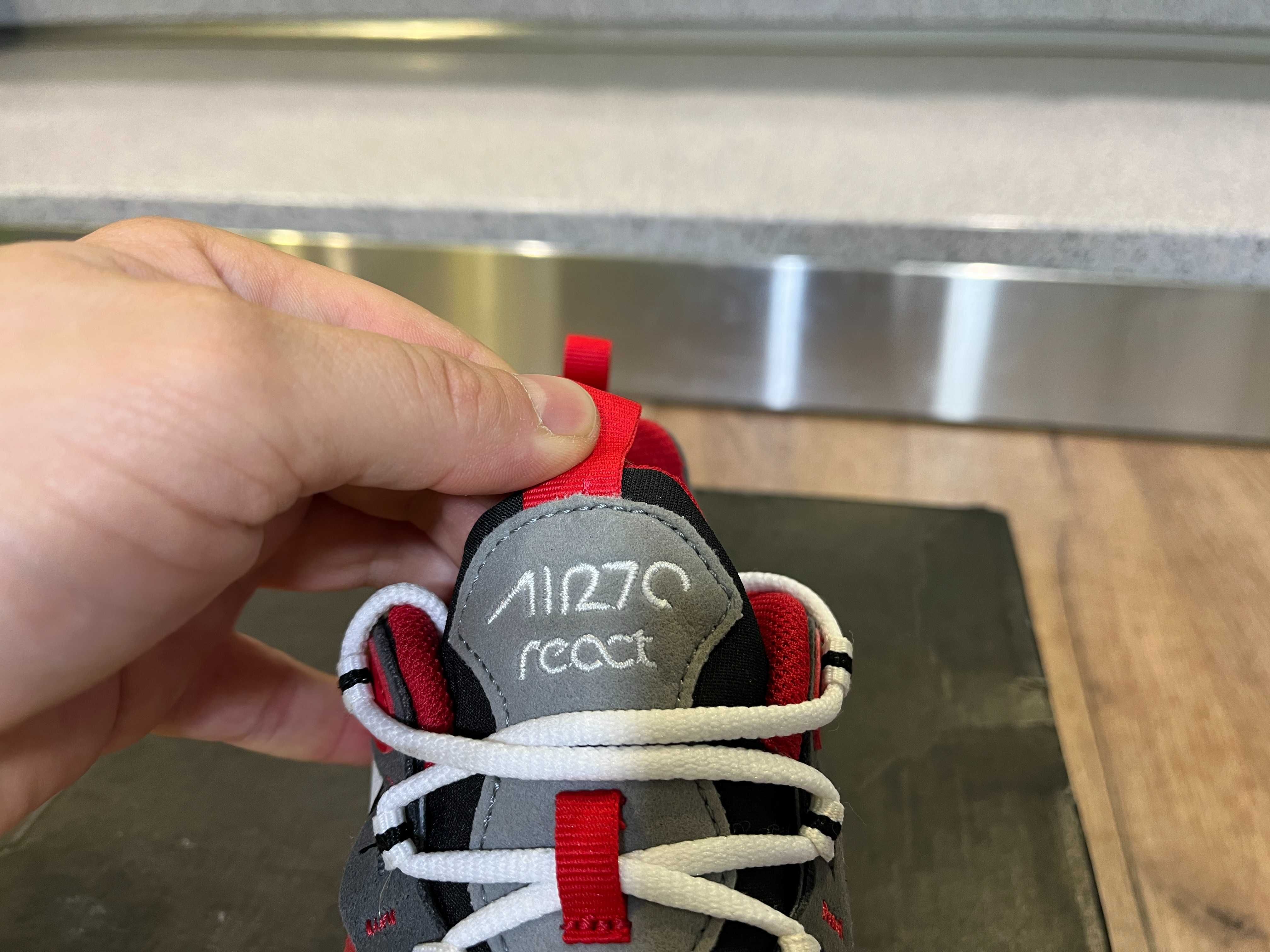 ОРИГИНАЛНИ *** Nike Air Max 270 React Iron Grey/University Red/Black