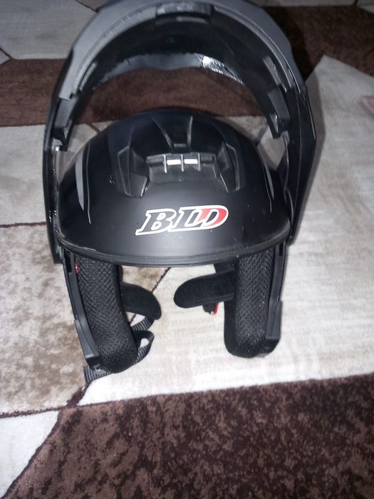 Vând Urgent Geaca motocicleta și casca