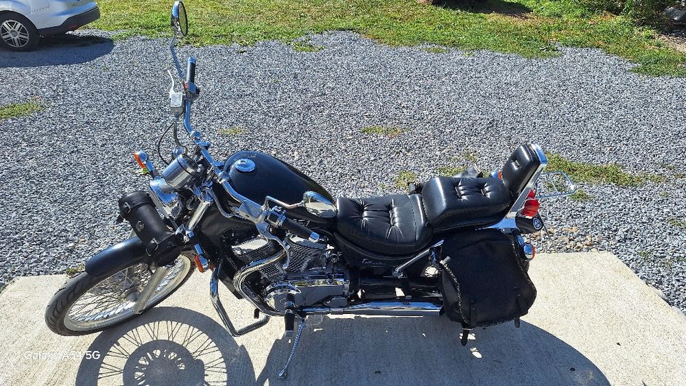 Suzuki intruder VS 800