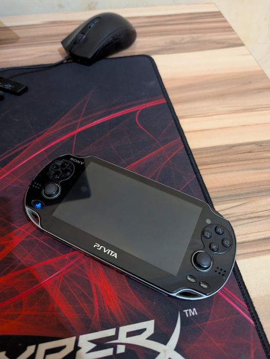 Игровая приставка PS Vita