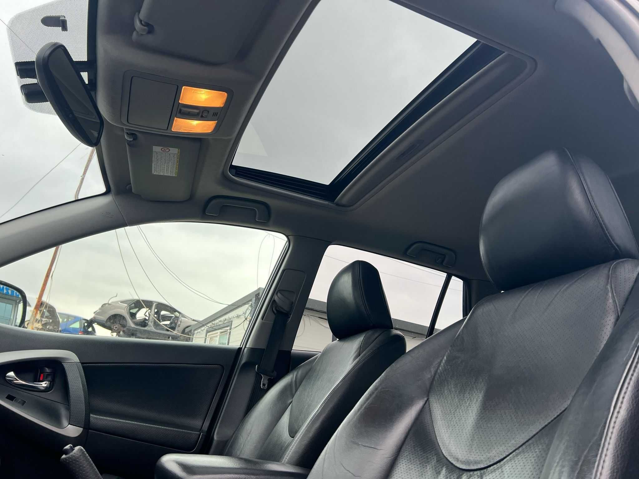 Toyota rav 4 2011 facelift Avariat automata Navi carlig trapa piele