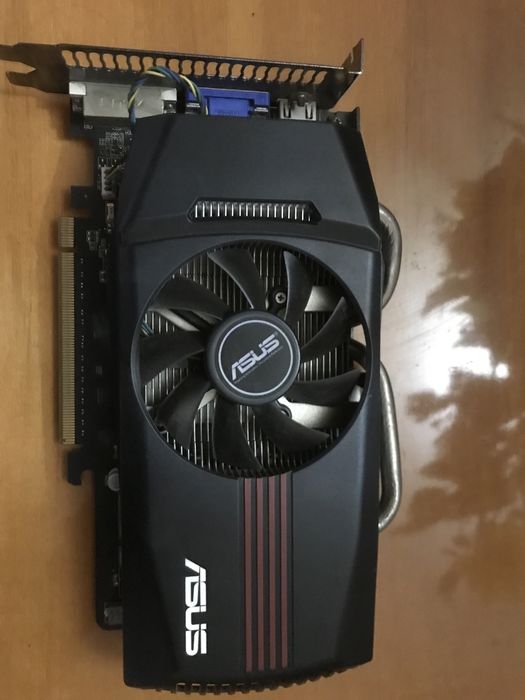 Placa video Asus GTX 550 TI 1/GB GDDR 5 192 BIT