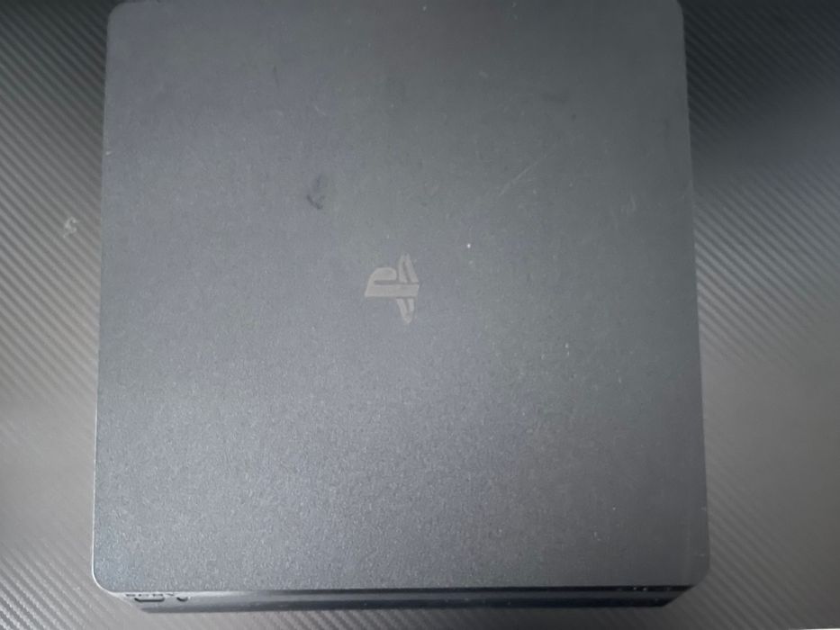 PlayStation4 + игра и два контролера