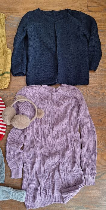 Голям лот зимни дрехи шалове шапки за момиче всичко за 5лв общо