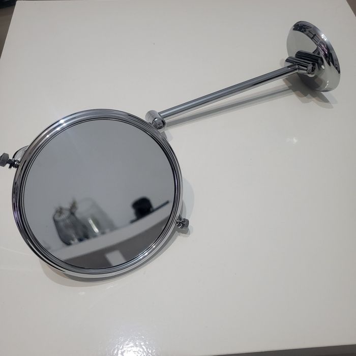 Oglinda cosmetica pentru baie