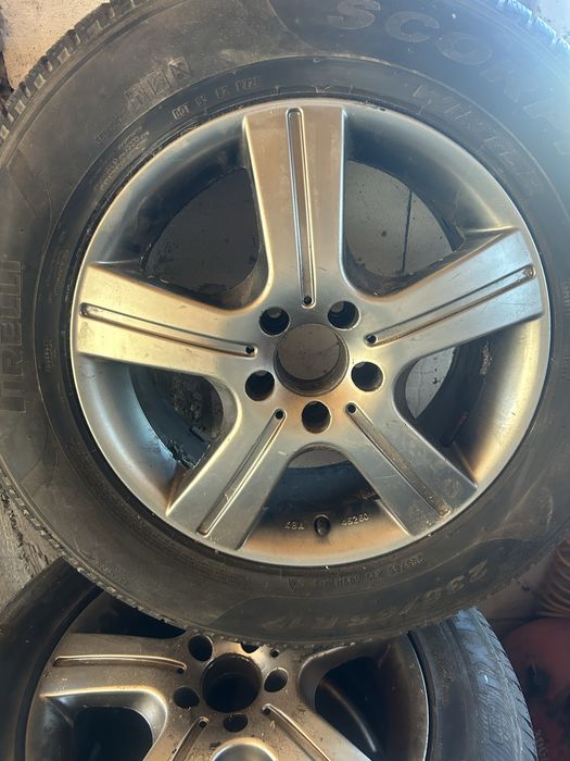 Vînd jante de mercedes ML 235/65/R17