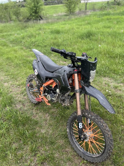 Vand motocross urgent pretu negociabil nu fac schimburi…astept mesaj j