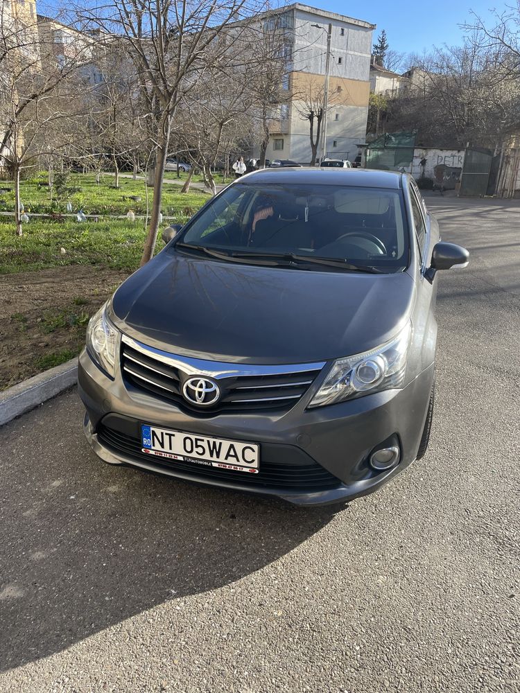 Vand Toyota Avensis 2012