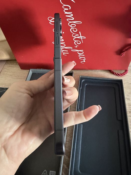 Samsung Galaxy Z Flip 7