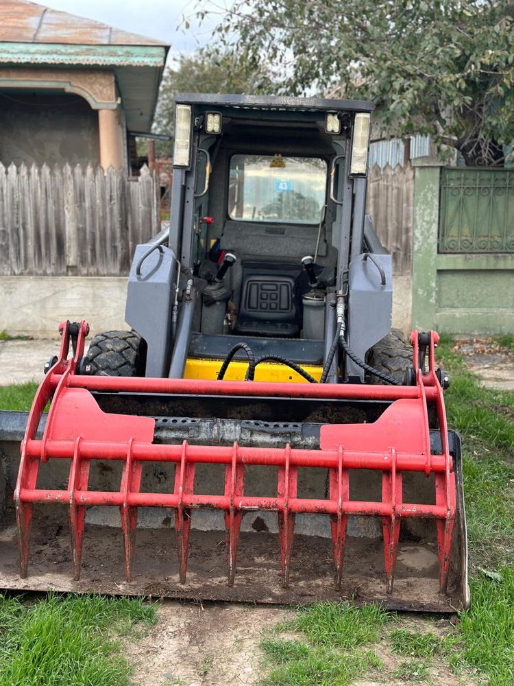 Vand bobcat /miniincarcator New Holland L150