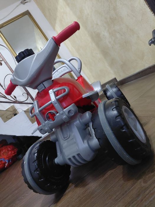 Vând ATV apropae nou folosit de câteva ori prin casa